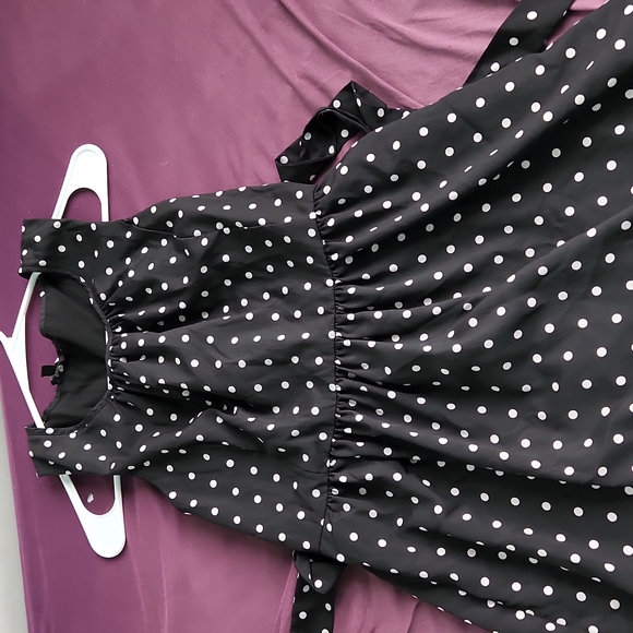 BLACK AND WHITE POLKA DOT WITH GATHERED STITCHING AROUND NECKLINE AND WAIST - Picture 5 of 6